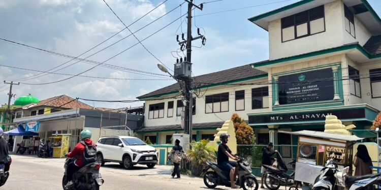 Harus Miliki Konstruksi Andal Agar Tidak Roboh, Ponpes di Cilegon Minta Dilibatkan 1 Suasana di salah satu pondok pesantren yang ada di Kecamatan Cibeber yang telah memiliki izin resmi, Rabu (8/10). (Tia/Banten Raya)