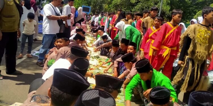santri murak liwet