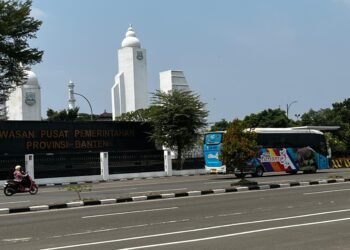 Bus Trans Banten Membantu Warga Banten, Hemat Biaya Pergi Ke Kampus 1 Bus Trans Banten