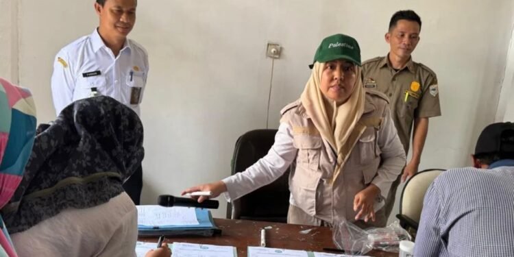 Perangkat Desa di Kecamatan Bojong Lakukan Tes Urine untuk Cegah Narkoba 1 tes urine