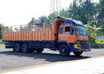 truk besar di JLS