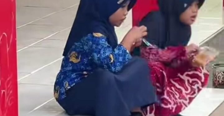 viral bocah pakai batik Korpri di Hari Batik Nasional