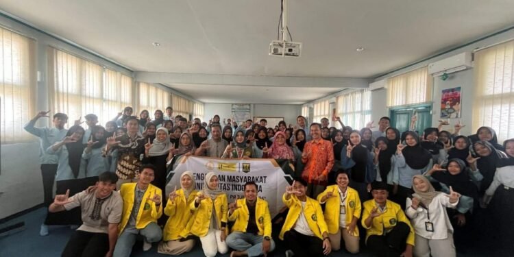 Eco-Resilience Project HIMPASILING UI: Edukasi Lingkungan untuk Siswa SD dan SMA di Parakansalak Sukabumi 1 Eco-Resilience Project HIMPASILING UI