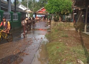 Banjir Padarincang Kabupaten Serang Perlahan Surut, Warga Beraktifitas Normal 2 Banjir