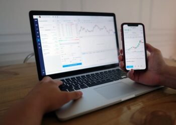 Rekomendasi Saham 24 November 2025, Cermati Pergerakan SHIP, MDKA, hingga ITMG 8 Saham