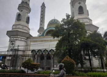 Robinsar Ingin Ketua DKM Masjid Agung Cilegon dari Kalangan Muda 1 Ketua DKM Masjid Agung