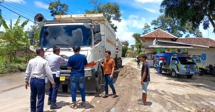 Pengusaha Tambang Banten Nilai Jam Operasional Truk Tambang Membunuh Pekerja Secara Perlahan 1 Perbup truk tambang