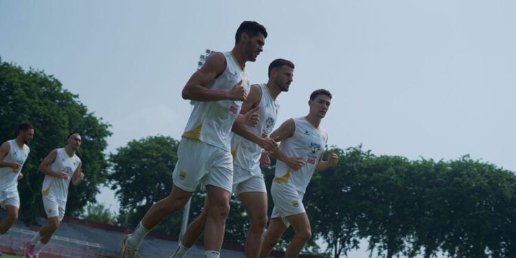 Baru Tiba di Surabaya, Persib Bandung Langsung Geber Latihan Jelang Lawan Madura United 1 Sesi latihan Persib Bandung jelang hadapi Madura United. (persib.co.id)