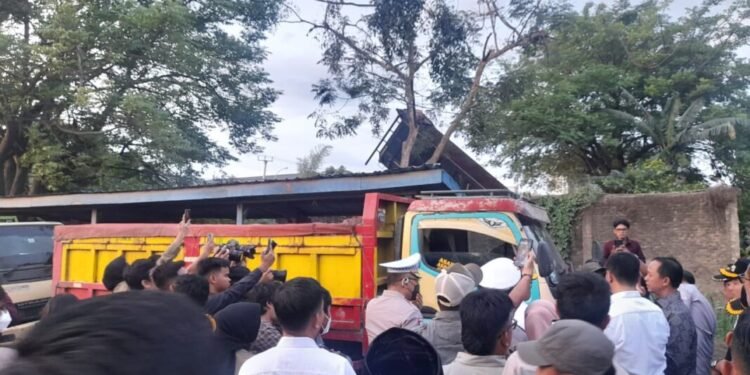 Robinsar Usul Truk Medium Tetap Boleh Beroperasi, Meski Ada Aturan Jam Operasional 1 Robinsar