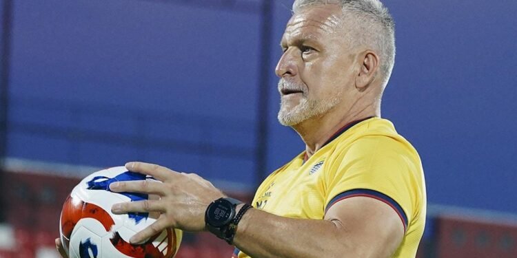 Permainan Apik Teja Paku Alam Dipuji Setinggi Langit oleh Mario Jozic: Dia Tak pernah Berhenti! 1 Pelatih penjaga gawang Persib Bandung, Mario Jozic puji penampilan Teja Paku Alam.