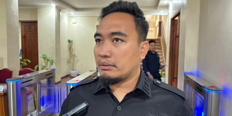 Walikota Cilegon Robinsar