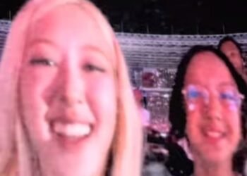 Bukan Lewat Ordal, Ternyata Ini yang Bikin Shylo Diajak Rose BLACKPINK ke Atas Panggung 1 Rose BLACKPINK