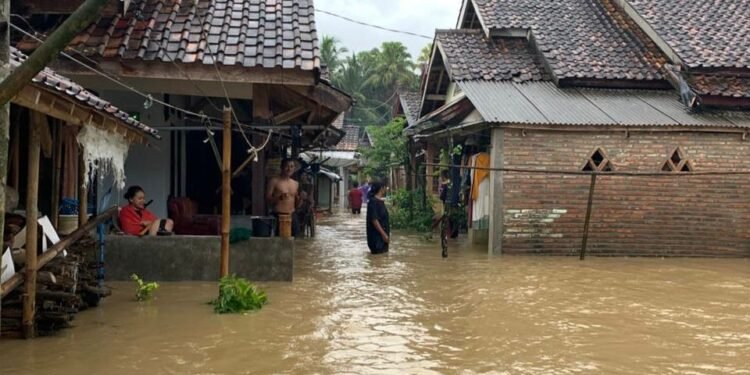 Banjir di Angsana Pandeglang Disebabkan Pendangkalan Sungai Cielor, Usulan Normalisasi Tak Direspon 1 banjir