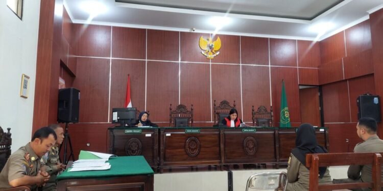 Berjualan di Tempat yang Dilarang, 10 PKL di Pandeglang Disidang 1 PKL