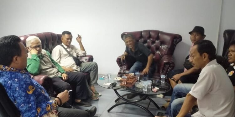 Pedagang Pasar kepandean tagih janji Wahyu Nurjamil