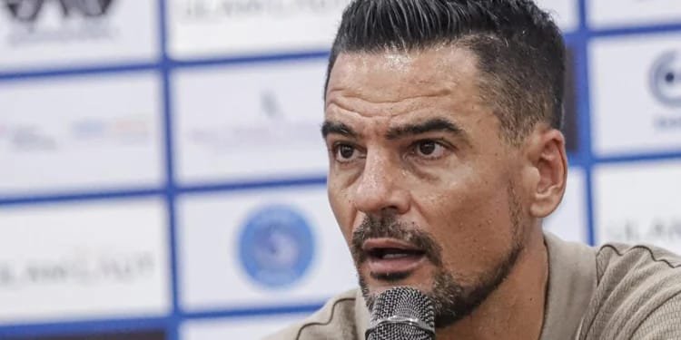 Tampil Buruk di 3 Laga, Carlos Pena Ingin Persita Tangerang Belajar dari Setiap Pertandingan 1 Persita Tangerang