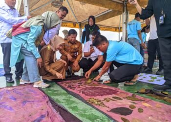 Agar Tak Bingung Usai Bebas, 25 Narapidana di Kabupaten Serang Dilatih Membuat Ecoprint 6 narapidana