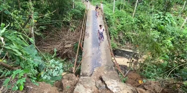 jembatan ambruk di Lebak