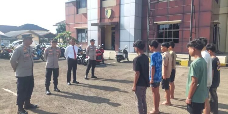 Terlibat Tawuran, 7 Pelajar di Pandeglang Diamankan hingga Diminta Buat Surat Perjanjian 1 tawuran