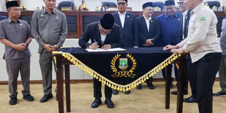 Raperda APBD 2026 Disetujui, Dewan Minta Pemprov Kreatif Cari Sumber Pendapatan Lain 1 Banten