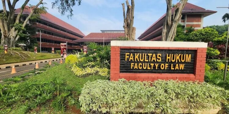 kampus fakultas hukum terbaik