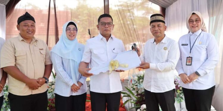 Gubernur Banten Serahkan Mobil Operasional untuk SKhN 03 Lebak 1 mobil operasional