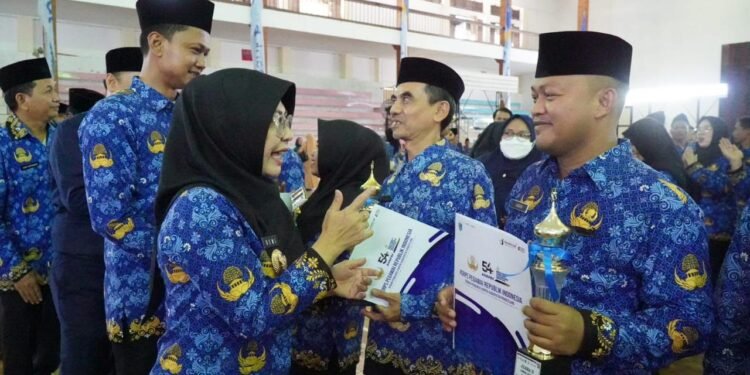 Bupati Dewi Tekankan ASN Pandeglang Harus Jadi Teladan Pelayan Publik 1 ASN Pandeglang