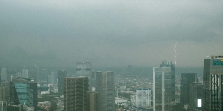 BMKG imbau warga waspada cuaca ekstrem