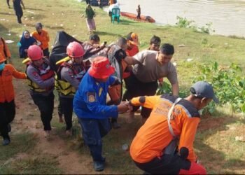 Sempat Tenggelam di Sungai Ciujung, Bocah Sembilan Tahun Akhirnya Ditemukan 6 Bocah tenggelam di Sungai Ciujung
