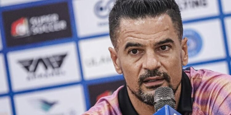 Carlos Pena pelatih Persita