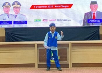 Siswa SDIT Raudhatul Jannah Cilegon Bacakan Puisi Penuh Penghayatan di Hakordia, Bikin Pejabat Tergelitik 1 Cilegon