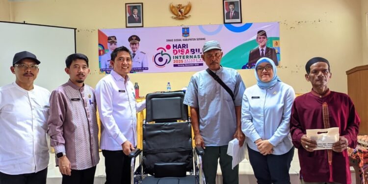 Puluhan Disabilitas Terima Bantuan dari Dinsos Kabupaten Serang 1 Disabilitas