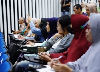 Para pelaku UMKM saat melakukan kegiatan pelatihan literasi digital GenSi yang digagas IOH. (Dok/Indosat)