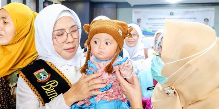 Percepatan Penurunan Stunting, Pemprov Banten Ajak Masyarakat Jadi Orang Tua Asuh 1 Ketua Tim Penggerak PKK, Tinawati Soni