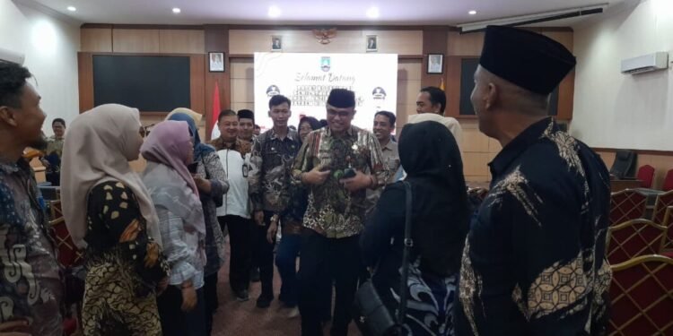 Lurah dan Camat di Cilegon Diwajibkan Kerja Bakti, Fokus Cegah Banjir Jelang Cuaca Ekstrem 1 Lurah dan Camat di Cilegon