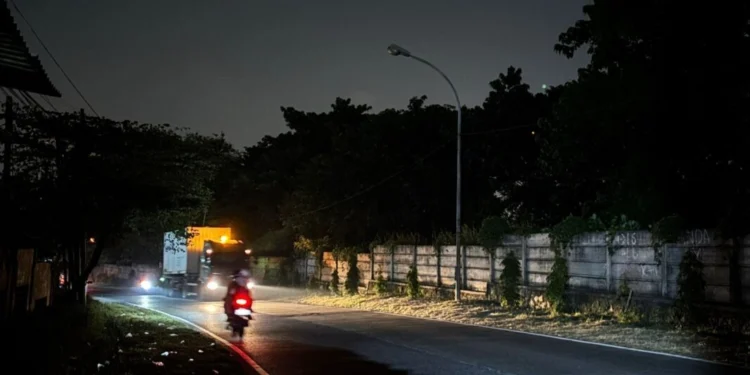 Sudah Akhir Tahun, PJU di Sejumlah Titik Cilegon Tak Kunjung Diperbaiki dan Rawan Kecelakaan 1 PJU