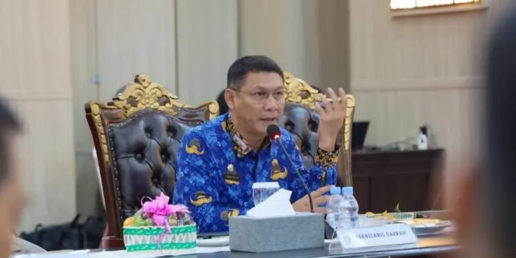 Tiga Fokus Utama Pemprov Banten Hadapi Libur Nataru 1 Sekda Provinsi Banten Deden Apriandhi Hartawan