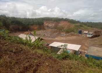 Warga Cibitung Mengeluh Sawah Tertimbun Material Tambang, DPRD Pandeglang Desak Pemkab Turun Tangan 2 Tambang batu