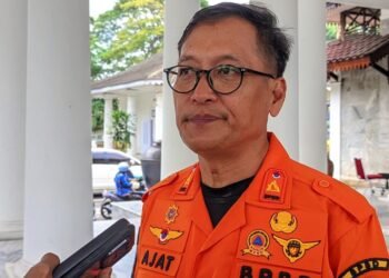 Siaga Momen Libur Nataru, BPBD Kabupaten Serang Siagakan Personel hingga Tingkat Desa 6 Kepala Pelaksana BPBD Kabupaten Serang Ajat Sudrajat saat diwawancari di Pendopo Bupati Serang belum lama ini. (Andika/Bantenraya.com)