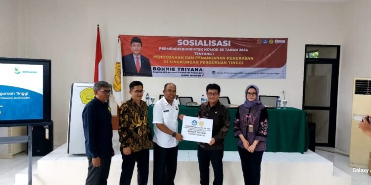 Bonnie Triyana Prihatin Masih Banyak Anak Putus Sekolah di Pandeglang, Dorong STISIP Banten Raya Lebih Maju 1 Anggota Komisi X DPR RI Bonnie Triyana