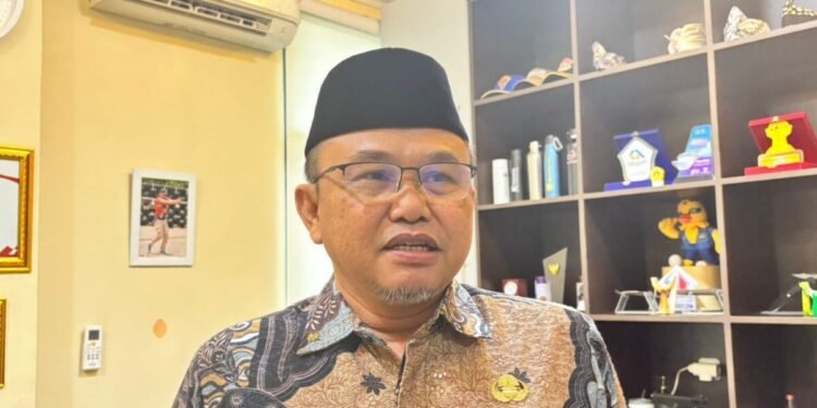 Baru Menjabat, Plt Sekda Aziz Gercep akan Rutin Turun Cek Lokasi Cegah Antisipasi Banjir di Cilegon 1 Plt Sekda Kota Cilegon Aziz Setia Ade