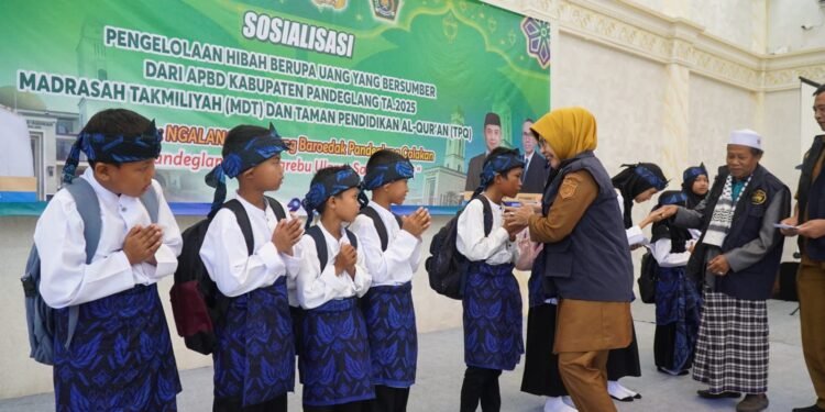 Pemkab Pandeglang Bagi-bagi Hibah Rp4 Miliar untuk MDTa dan TPQ 1 Hibah Pemkab Pandeglang