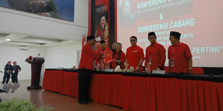 Megawati Kembali Tunjuk Yadi Murodi Pimpin PDIP Pandeglang, 1 Yadi Murodi