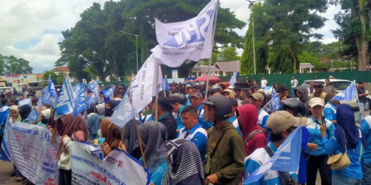 Usul Kenaikan UMK 2026 10,5 Persen Tuai Pro Kontra, Pengusaha di Lebak Engap-engapan 1 UMK