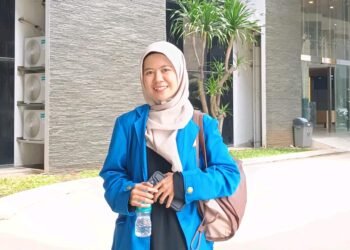 Mahasiswa Prodi Administrasi Negara UNPAM Serang Eva Rahayu dan pandangannya tentang tantangan Gen Z ke depan.
