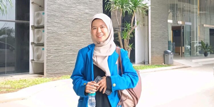 Mahasiswa Prodi Administrasi Negara UNPAM Serang Eva Rahayu dan pandangannya tentang tantangan Gen Z ke depan.