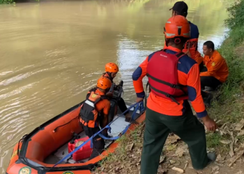 Dua Pelajar di Lebak Hanyut saat Berenang di Sungai Ciujung, Satu Orang Masih Hilang 1 Dua pelajar hanyut di Lebak