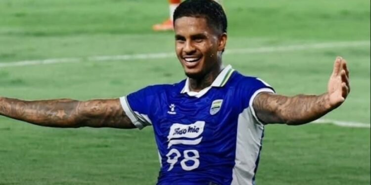 Gol Tunggal Ramon Tanque Bawa Persib Bandung Lolos ke Fase Knock-out: Terima Kasih Tuhan! 1 persib