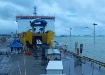 Perairan Merak Diterjang Efek Siklon Tropis Bakung, Gelombang Tinggi Sampai 2,5 Meter Sampai 3 Hari Kedepan 11 Siklon Tropis