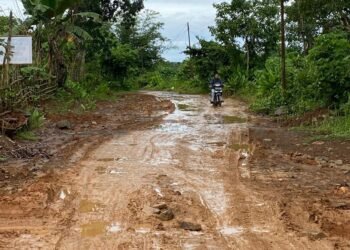Jalan Rusak Akibat Proyek Tol Serpan Tak Kunjung Diperbaiki, Warga Patia–Sindangresmi Protes 1 tol serpan